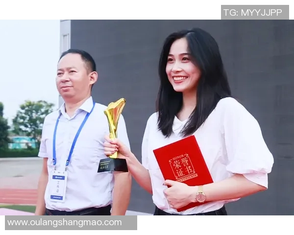 成都网球队的转型之路探索与挑战：从传统到现代的蜕变之旅