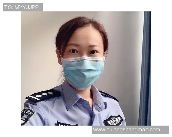 足球场上的白衣天使职业医生的双重人生与荣耀之路 足球场上的白衣天使职业医生的双重人生与荣耀之路