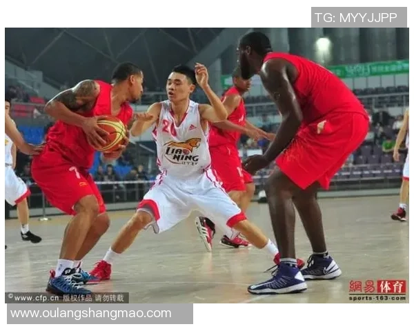 北京篮球队配合引发热议球迷对战术选择和球员默契提出不同看法 北京篮球队配合引发热议球迷对战术选择和球员默契提出不同看法